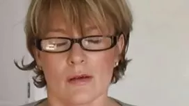 Ein Mann auf Küchent ...