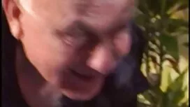 Die Frau hielt porno ...