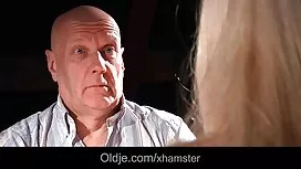 Erwachsene Mädchen e ...