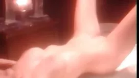 Schöne anal-Brünette ...